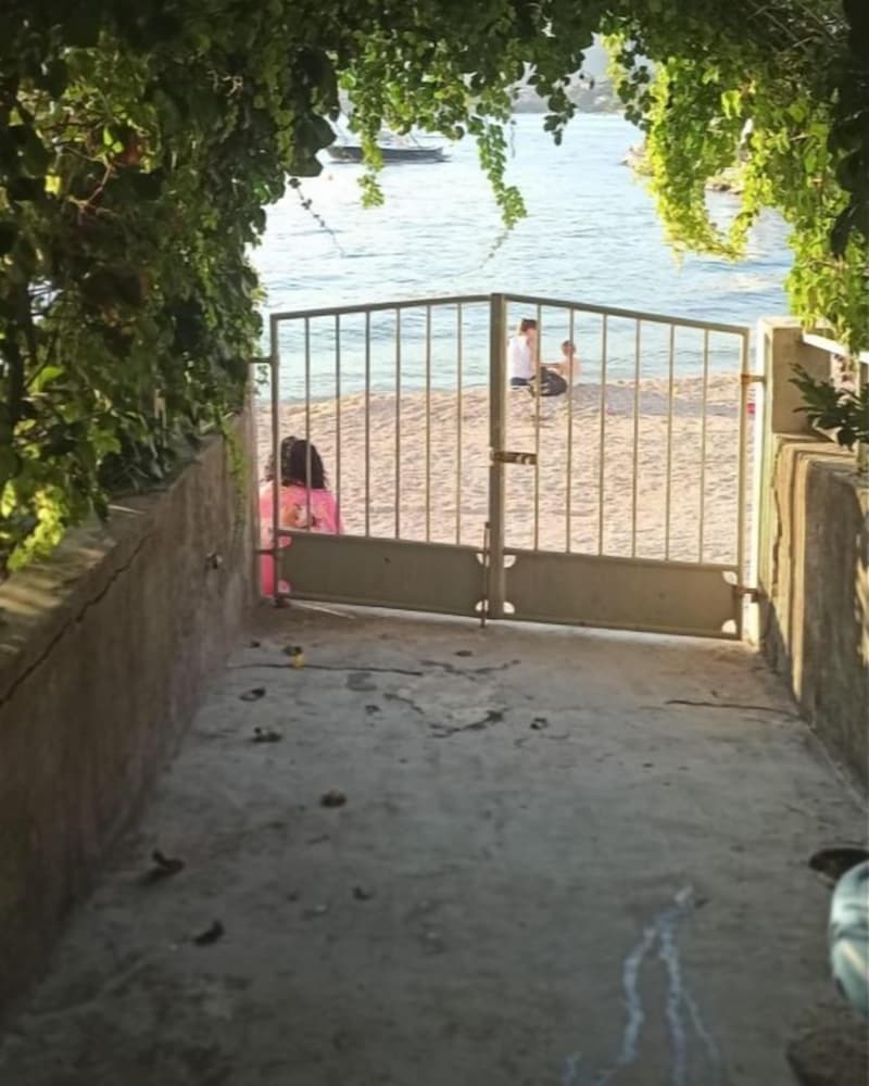 Antonia 5 m From sea A4 in Okrug Gornji, Croatia