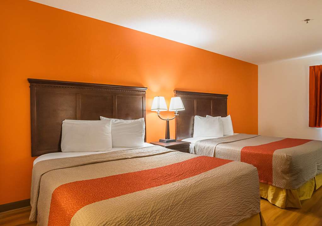 Motel 6 Waterloo IA Crossroads Mall Cedar Falls - photo 17