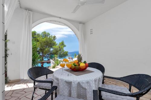 Beachfront Comfort Apartment NIVES — Tucepi — photo 5