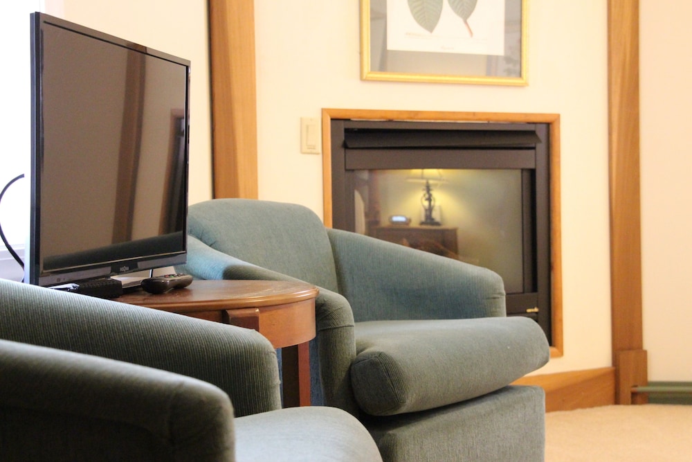 The Vermont Inn - photo 47