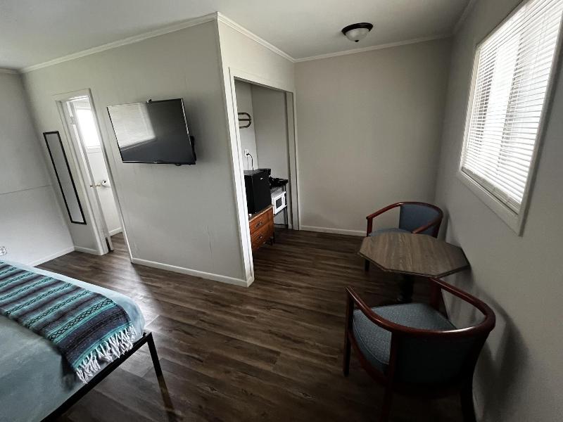The Cedar Motel - photo 17