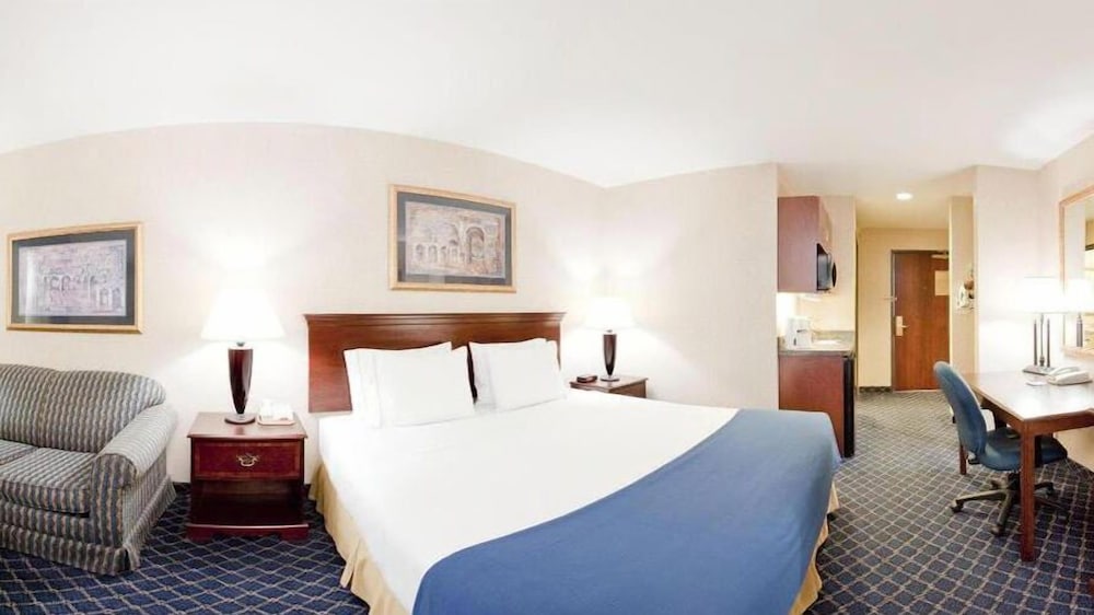 Holiday Inn Express & Suites Farmington by IHG - photo 22