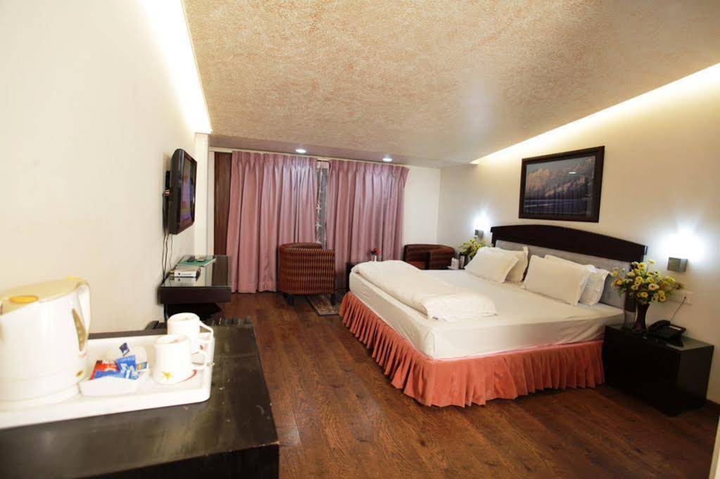 Hotel Mumtaz Towers Srinagar