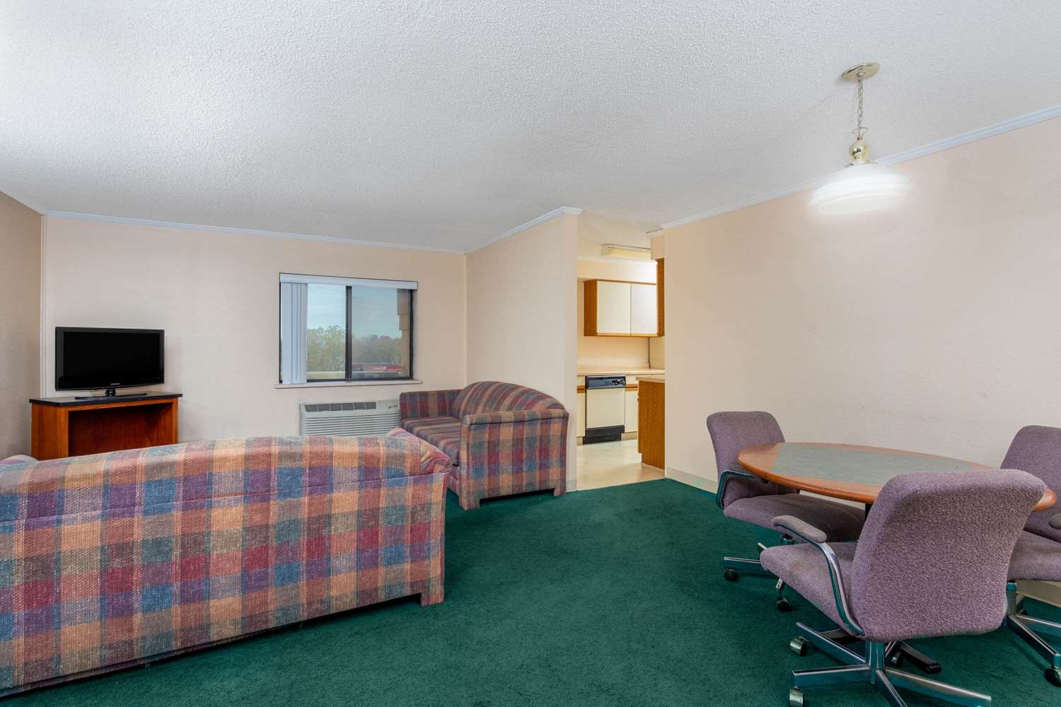 Norwood Inn & Suites Indianapolis East Post Drive - photo 26