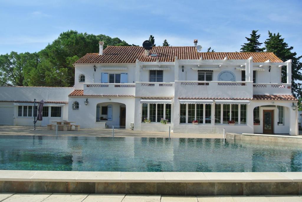 Grand Tamaris Hosting in Arles, France