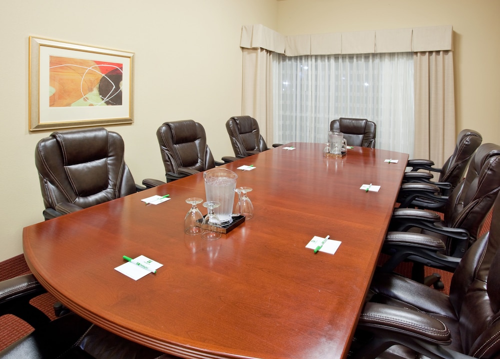 Holiday Inn & Suites Oakland Airport by IHG - photo 59