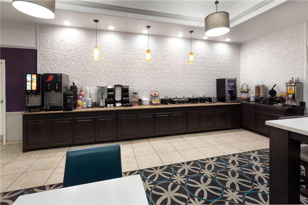 La Quinta Inn & Suites by Wyndham Brownwood - photo 29