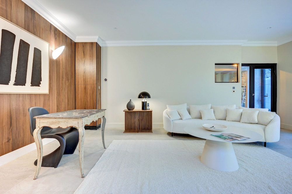 Hôtel Bellegarde by Viktor in Aix-En-Provence, France