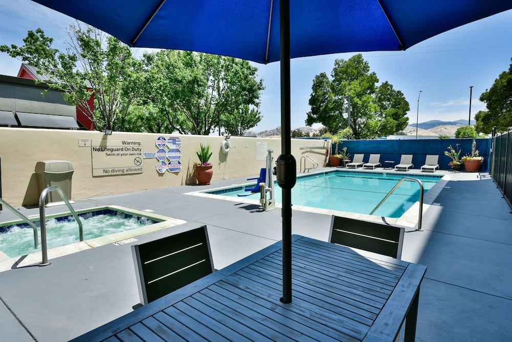 Hampton Inn & Suites Pittsburg CA - photo 66