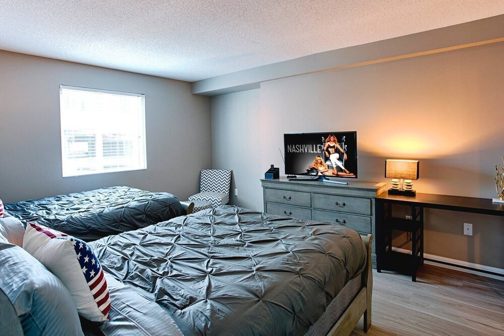 Skyline Suite with Penthouse & Rooftop Deck 6BR by Maddox Hotel - photo 18