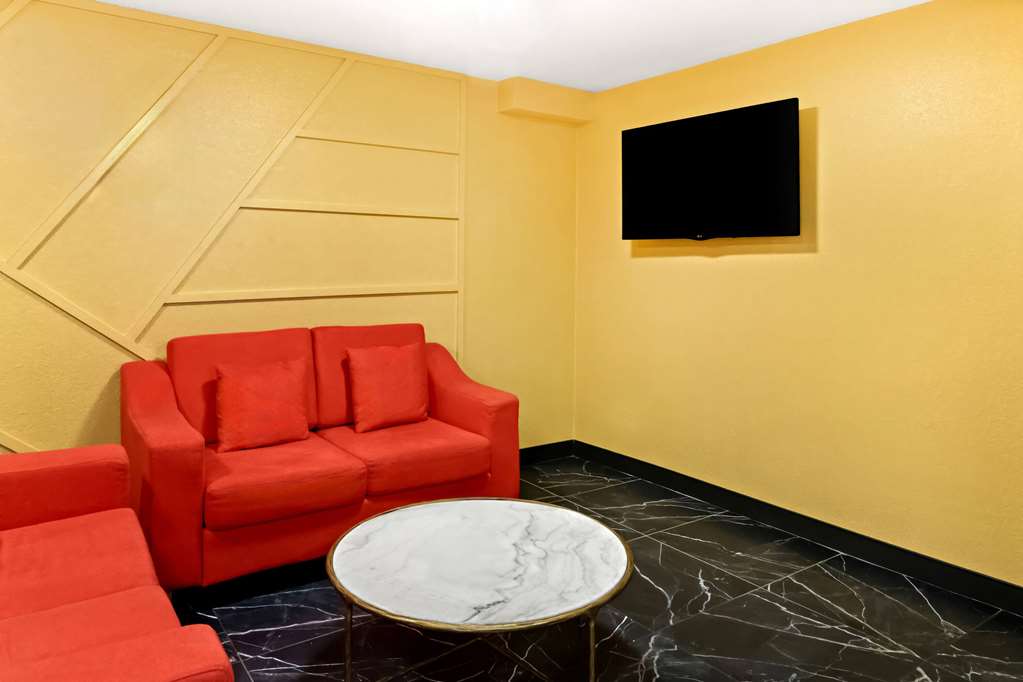 Super 8 by Wyndham Vandalia Dayton International Airport - photo 9