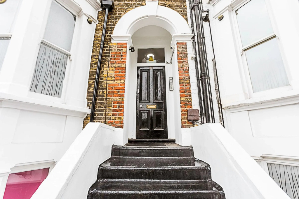 St. Johns Hill Penthouse — 4-Star Luxury Hotel in London, United Kingdom
