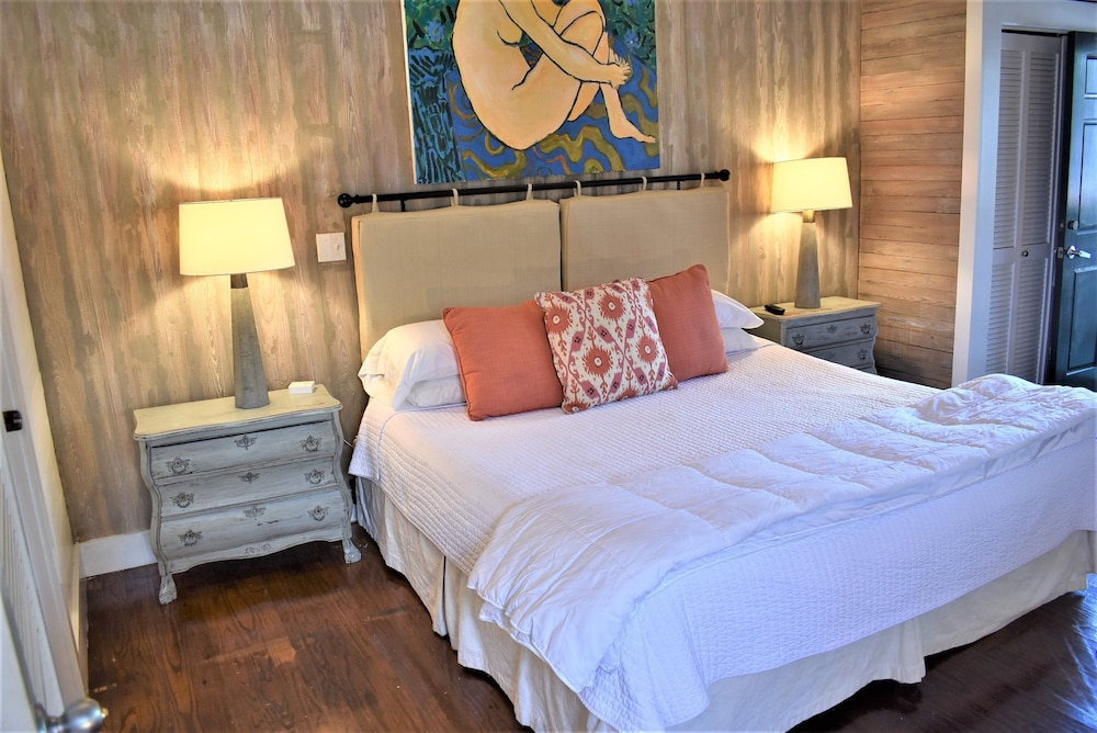 Simonton Court Historic Inn & Cottages - photo 27