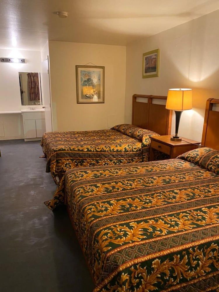 Pharr Executive Inn - photo 6