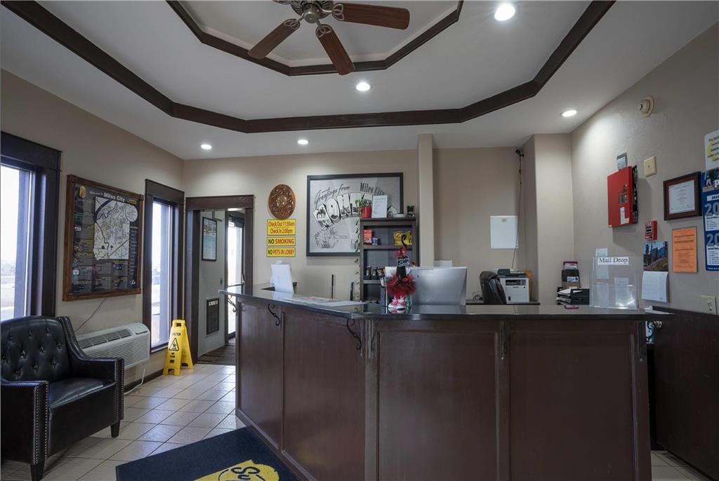 Super 8 by Wyndham Miles City - photo 11