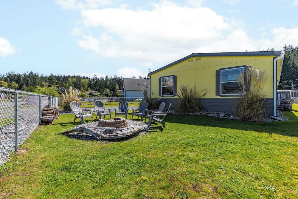 Sunny by the Sound by AvantStay Coastal Escape - photo 36