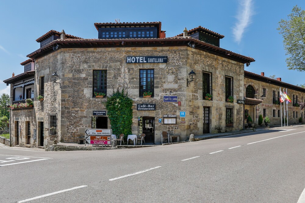 Hotel Santillana — hotel in Santillana
