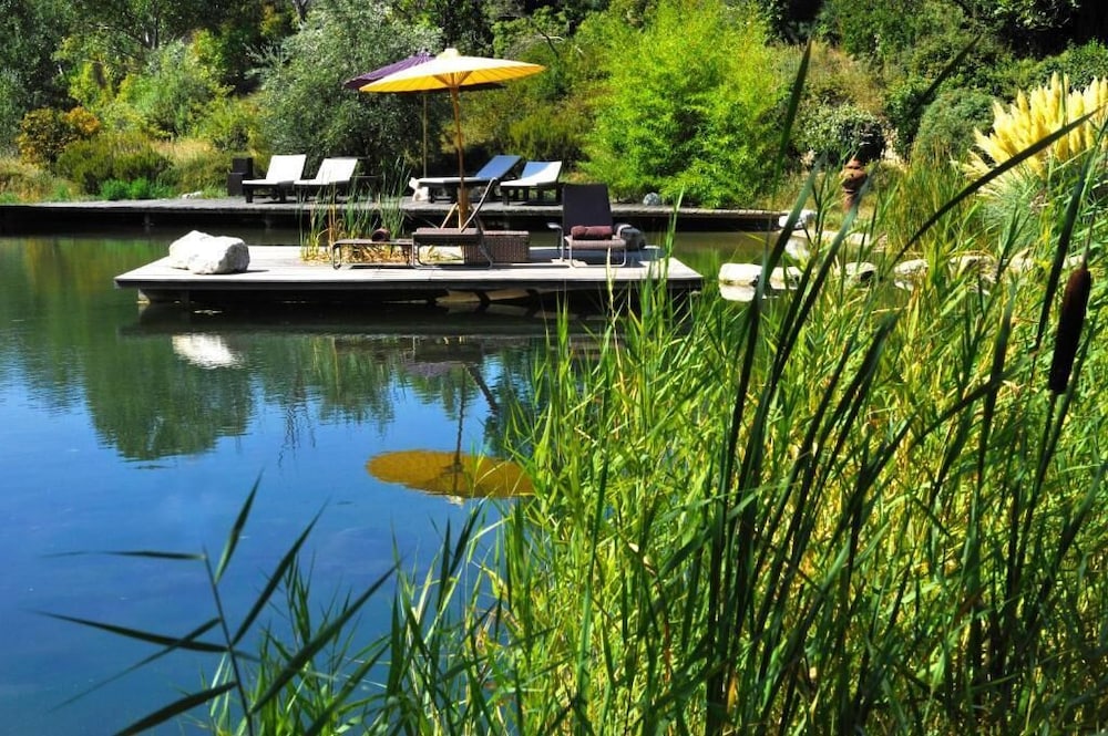 Hostellerie Le Paradou - carbon neutral hotel in Lourmarin