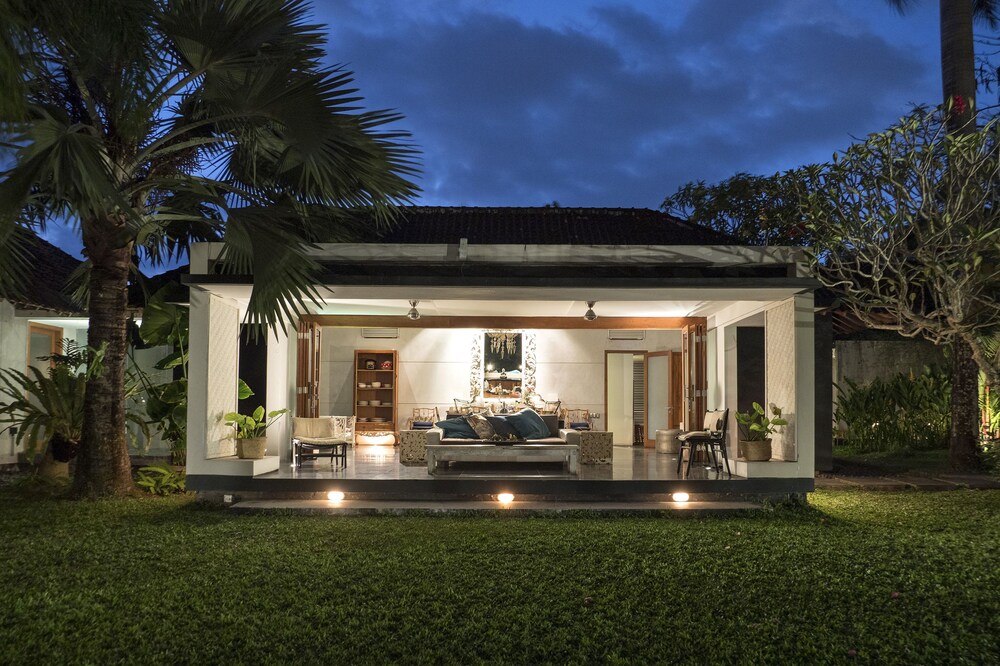 Villa Valentine — 4-Star Luxury Hotel in Canggu, Indonesia