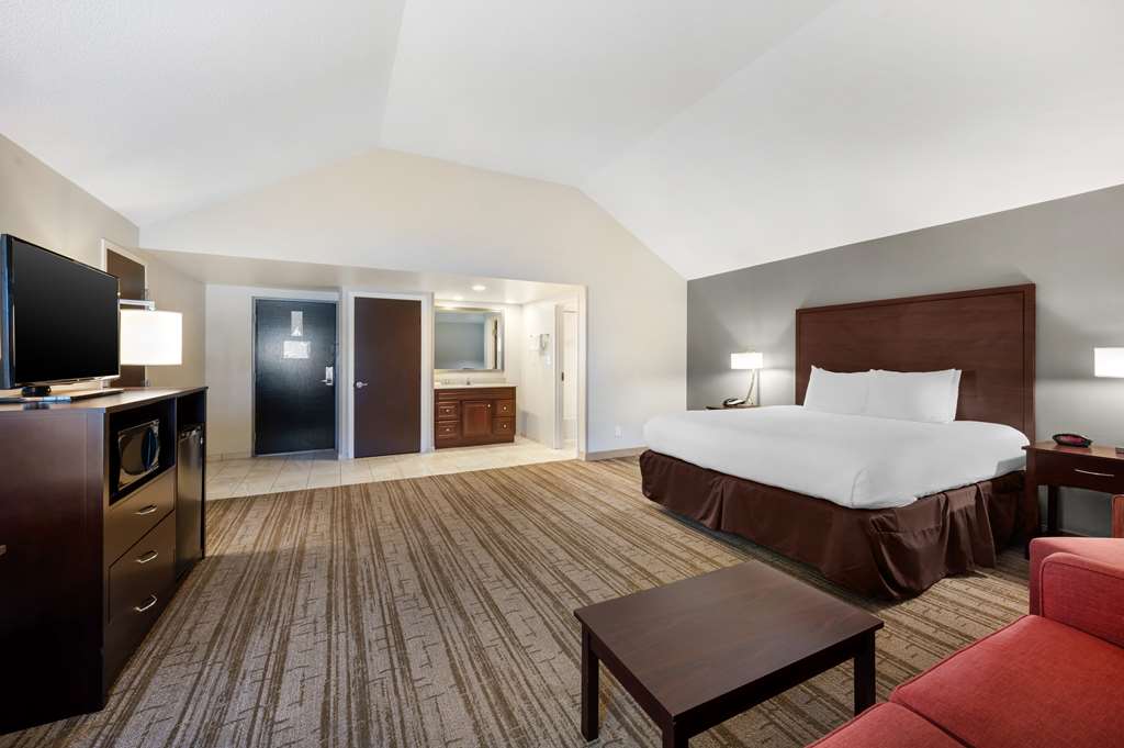 Best Western Ashbury Inn - photo 11