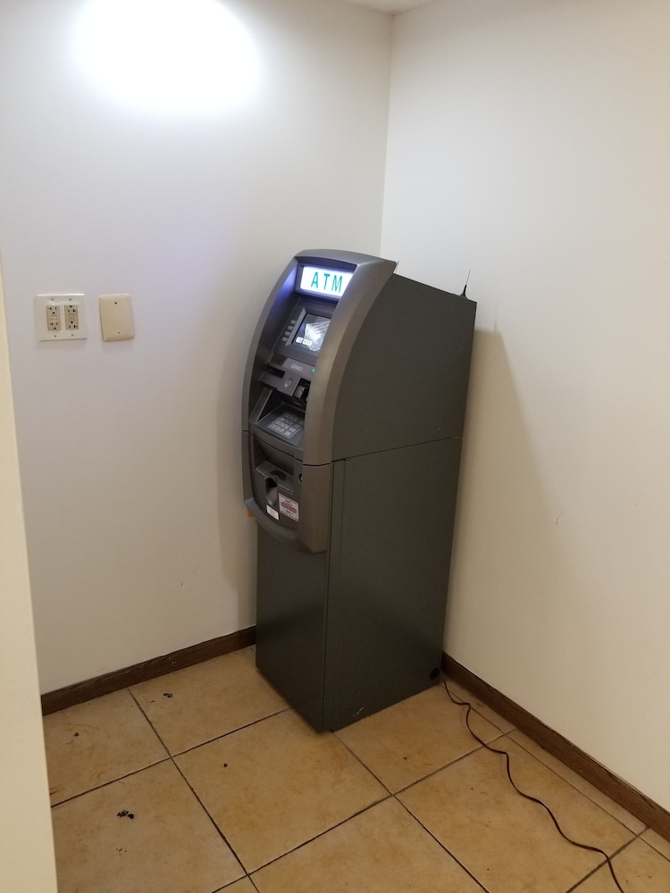 Travelodge by Wyndham Lansing IL - photo 21