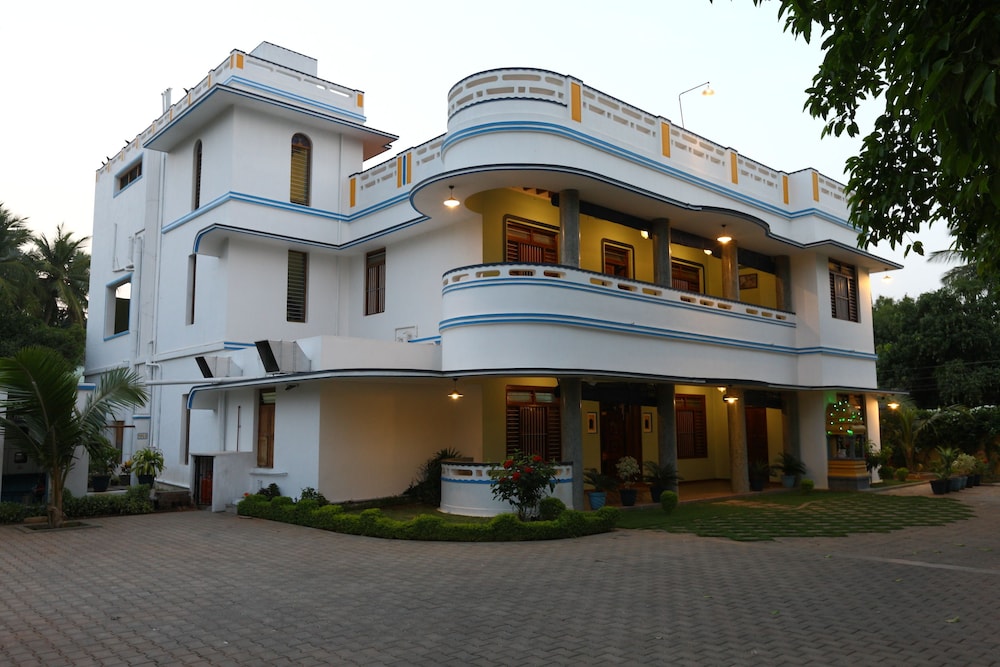 Les Boganveillea - carbon neutral hotel in Puducherry