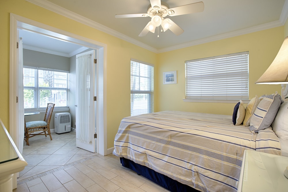 Barefoot Beach Resort - photo 9