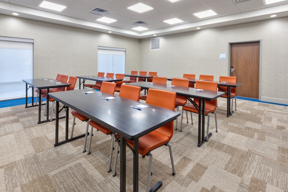 Holiday Inn Express & Suites Wooster by IHG - photo 31
