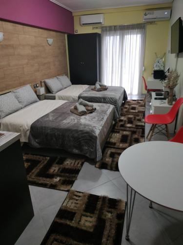 G M 2 Rooms Kentro In The Heart Of The City — hotel in Larisa