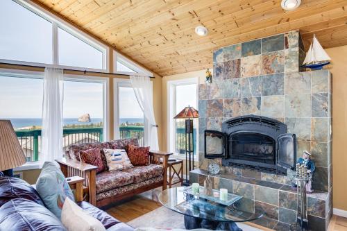Romantic Views 4 Miles — 4-Star Luxury Hotel in Pacific, United States
