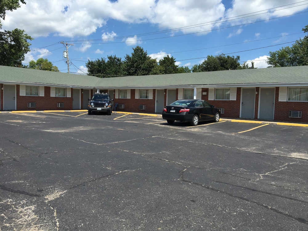 Guest House Motel - photo 25