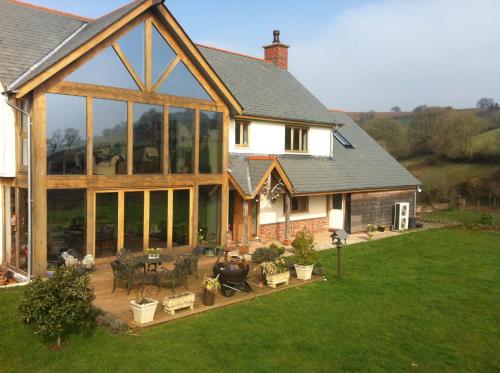 East Dunster Deer Farm B&B — 4-Star Luxury Hotel in Tiverton, United Kingdom