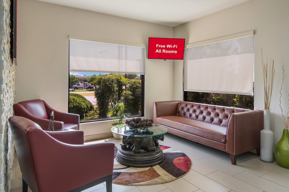 Red Roof Inn Terrell - photo 4