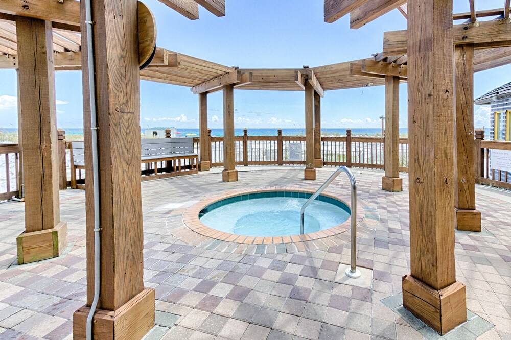 Pelican Beach Resort - photo 44