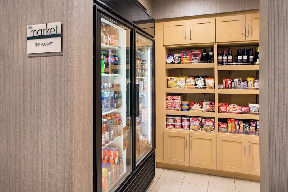 SpringHill Suites by Marriott Bakersfield - photo 17
