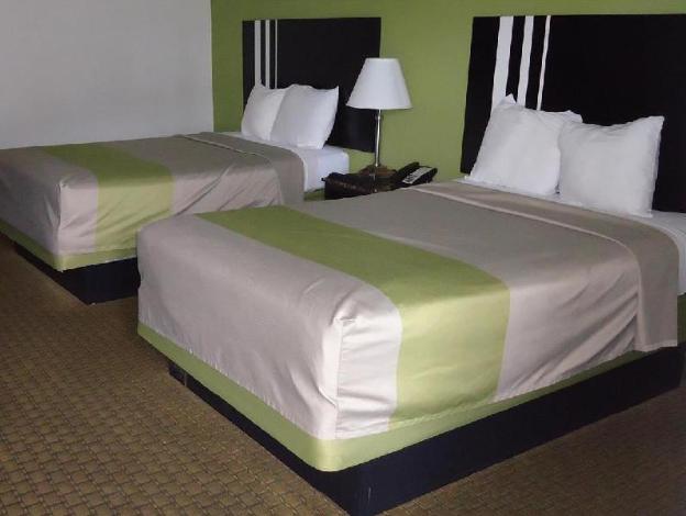 Travelodge By Wyndham Lafayette - photo 11