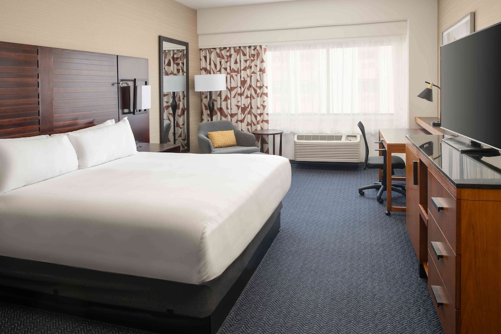 DoubleTree by Hilton San Francisco Airport - photo 8