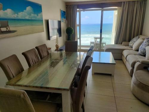 Marbella 902 4 Bedroom Umhlanga — 4-Star Luxury Hotel in Durban, South Africa