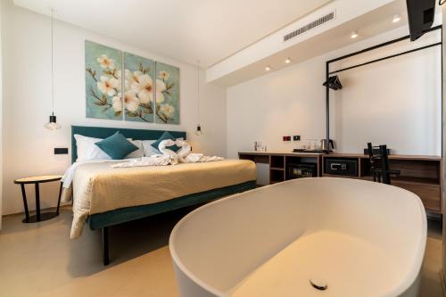 B&B Le Suites di Costanza — 4-Star Luxury Hotel in Cefalu, Italy