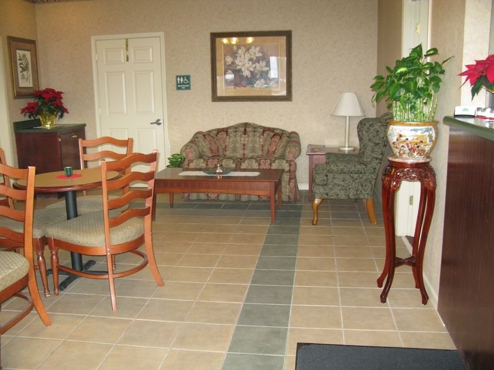 Deerfield Inn & Suites — Steele — photo 3