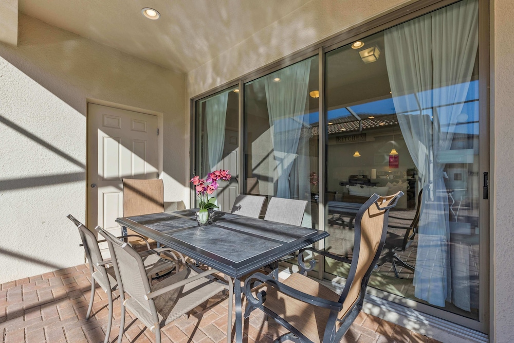 Beautiful Townhome With Splash Pool and Game Room - photo 57
