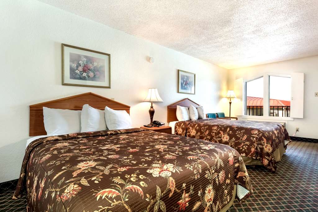 Americas Best Value Inn Paris - photo 14