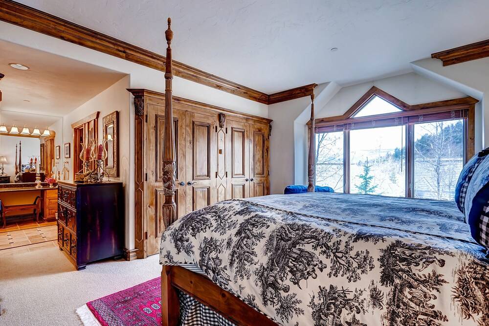 Highlands Slopeside by East West Hospitality - photo 17