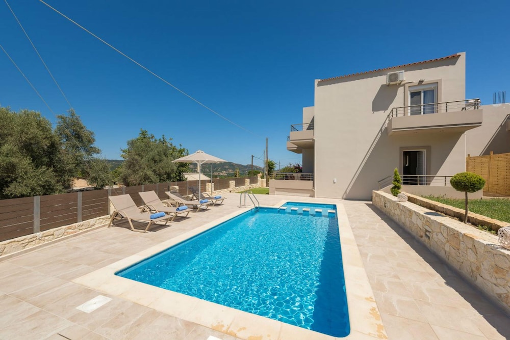 Neaira Villas Chania — 4-Star Luxury Hotel in Agia Marina, Greece