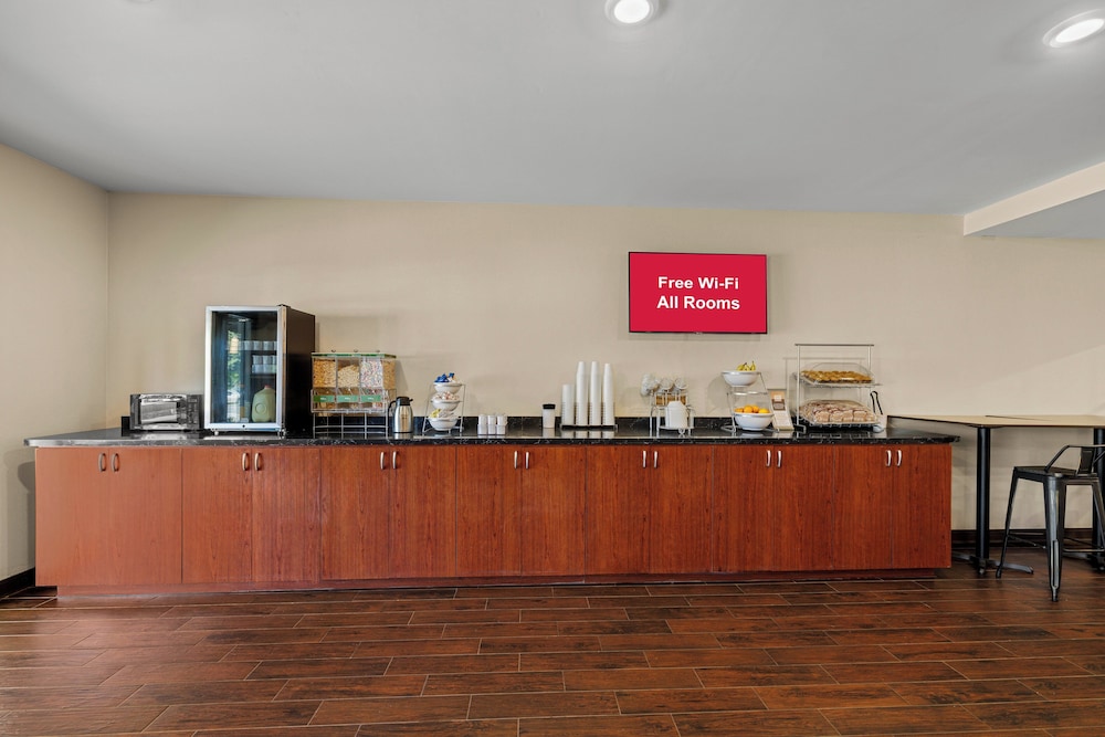 Red Roof Inn & Suites Albany GA - photo 25