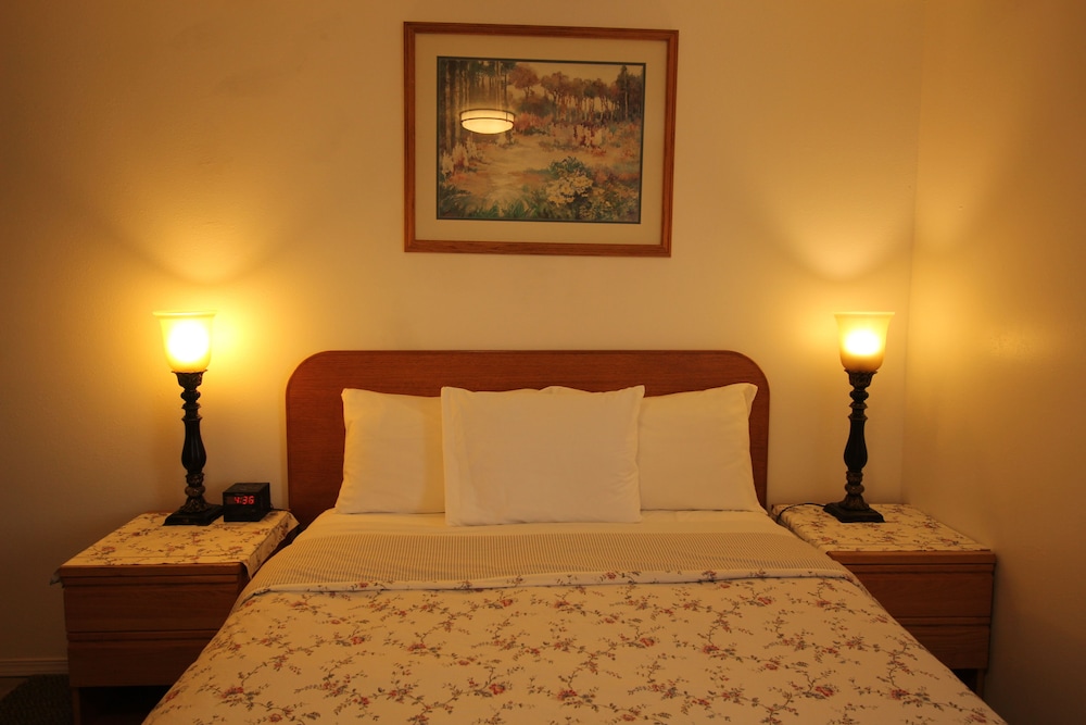 Mariner's Cove Inn - photo 18