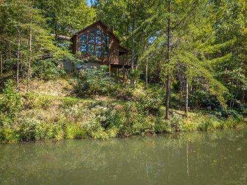 Reflections in Sevierville, United States