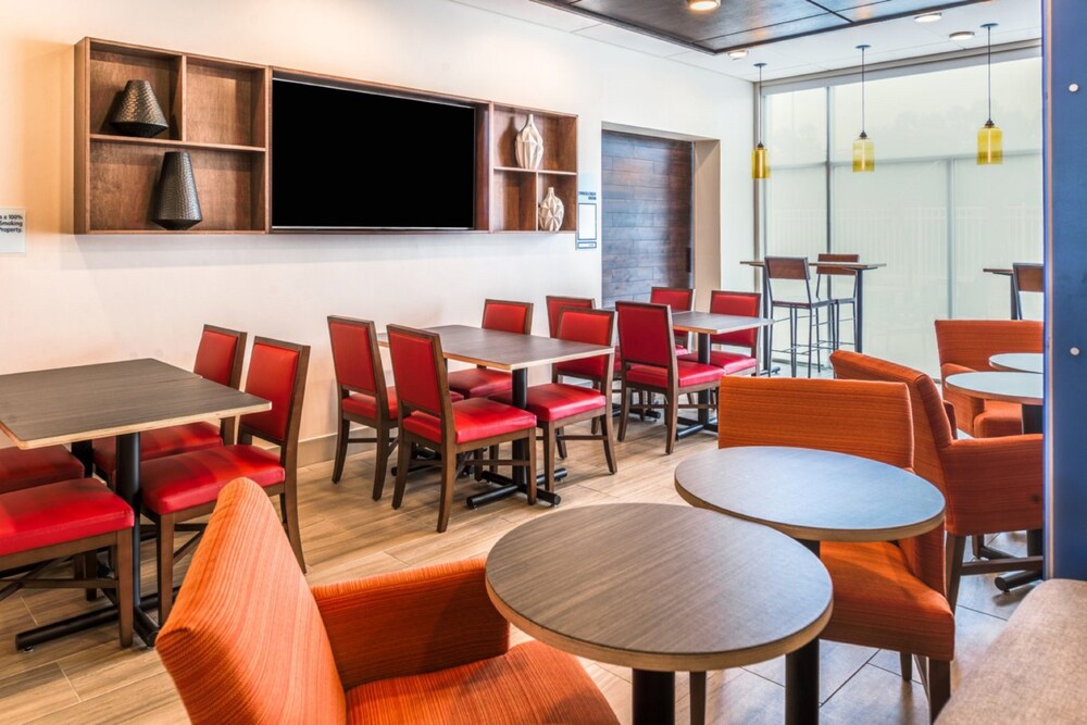 Holiday Inn Express & Suites Tampa North Wesley Chapel by IHG - photo 22