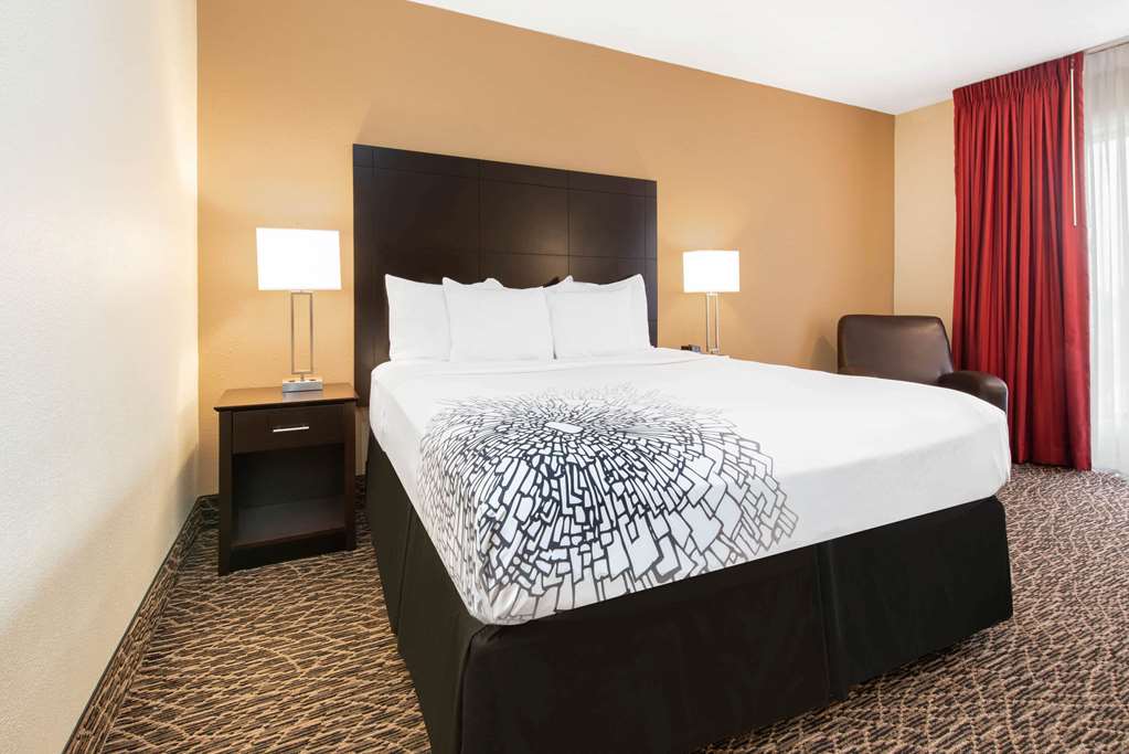 La Quinta Inn by Wyndham Clearwater Central - photo 19
