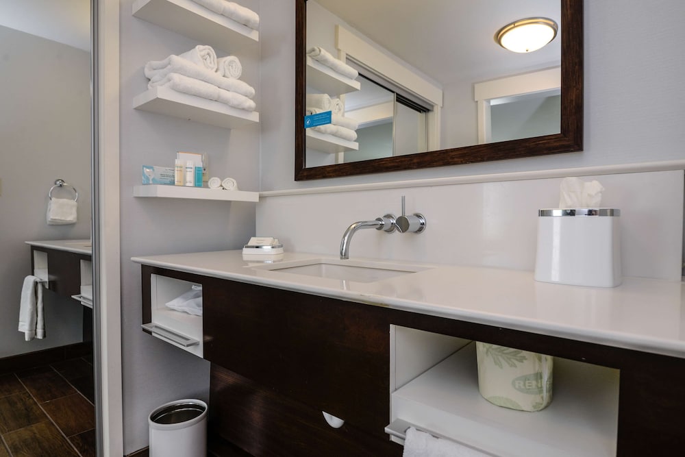 Hampton Inn Brighton - photo 48
